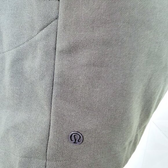 Lululemon Women's Gator Green Black Savasana Softshell II Hooded Wrap Jacket M - Picture 7 of 9